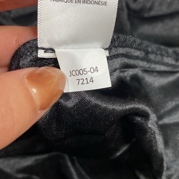 LuLaRoe Women’s Black & Silver Metallic Pleated Skirt Sz M - Picture 10 of 10